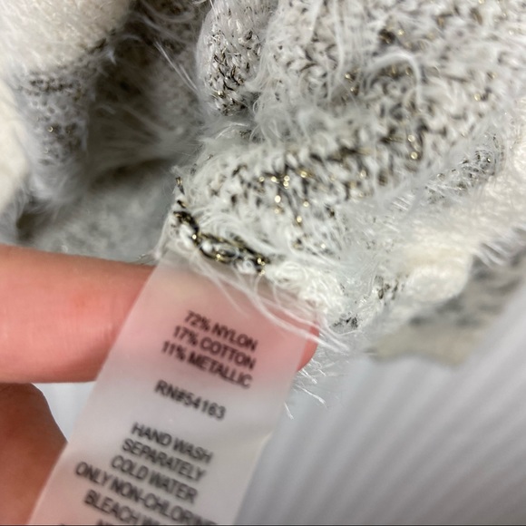 White Snow Leopard Metallic Sweater Medium - Picture 7 of 7